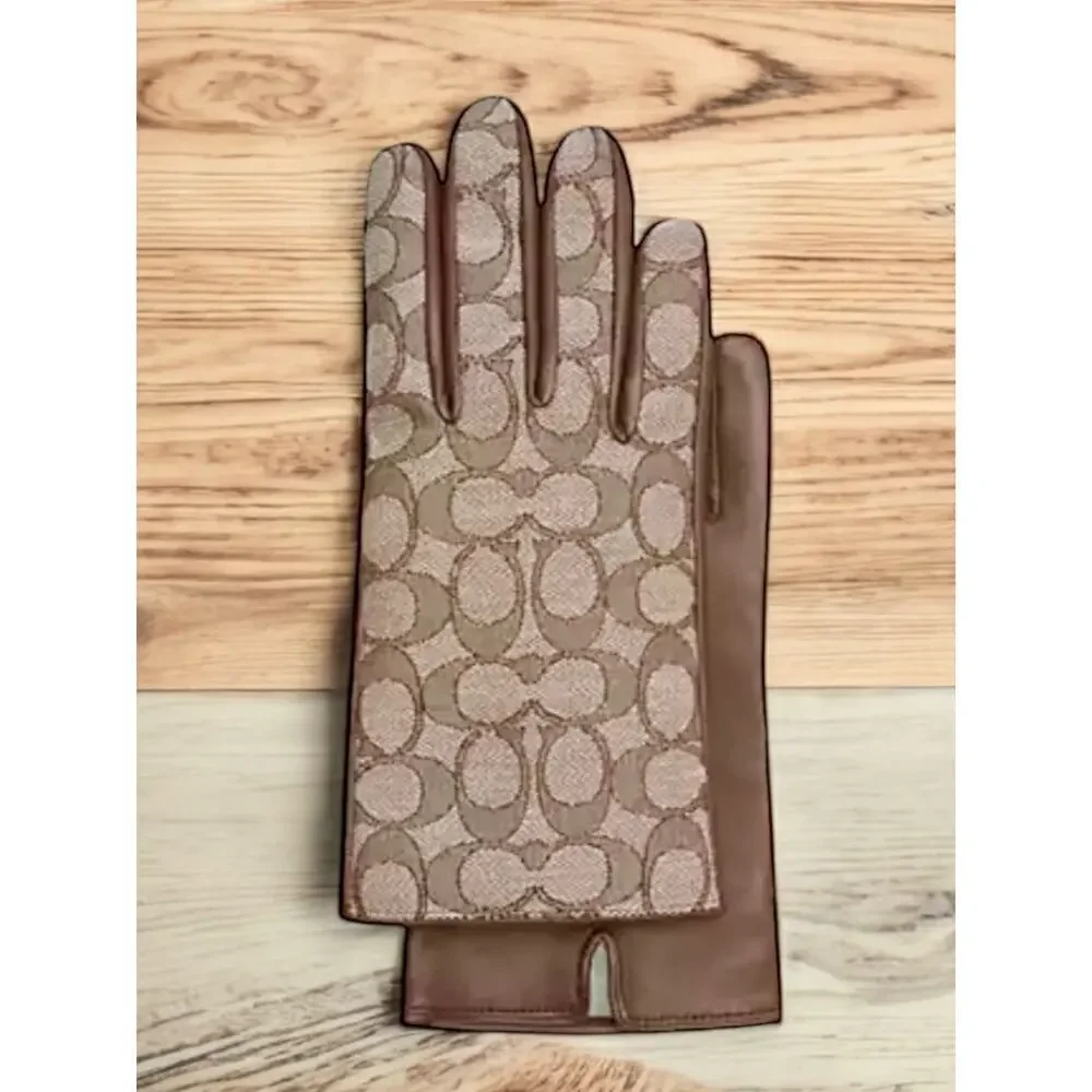 New With Tags Coach CO104 Signature Jacquard and Leather Tech Gloves Size - 6 ½